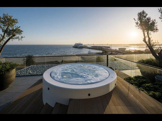 21London - Rooftop Spa with stunning views over Port Melbourne's Coastline