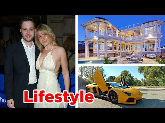 Eddie Kaye Thomas Lifestyle 2022  Wife, House, Car & House