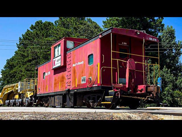 CSX U646 with Kasgro “Red ‘n Ready” Caboose & 16-Axle Depressed Flat Car