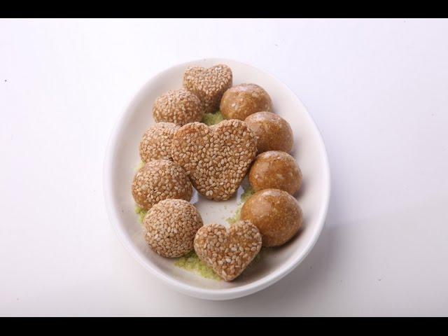 SESAME SEED AND PEANUT LADDU