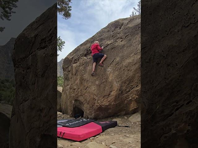 almost a highball for his size lol "cub scout" v1 Joe's valley utah, right fork
