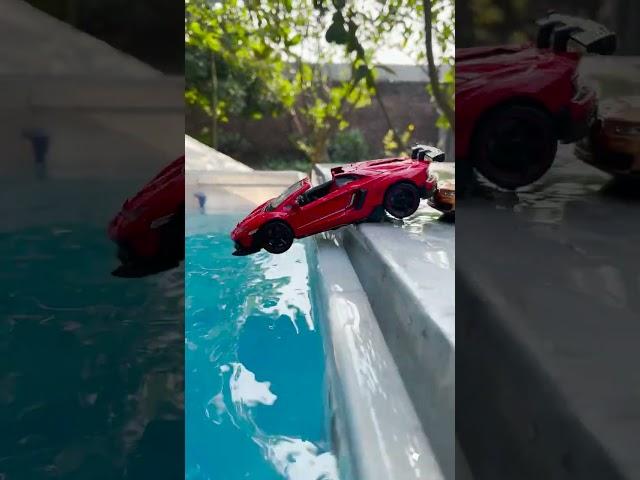 WOW Diecast Cars Falling Into Water     
