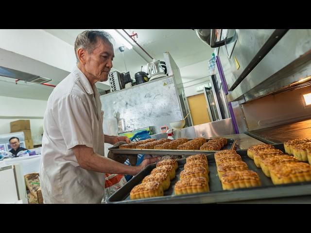 How to make the classic Lotus Seed Paste Double Yolks Mooncake | Mid-Autumn Festival | Lin Heung Lau