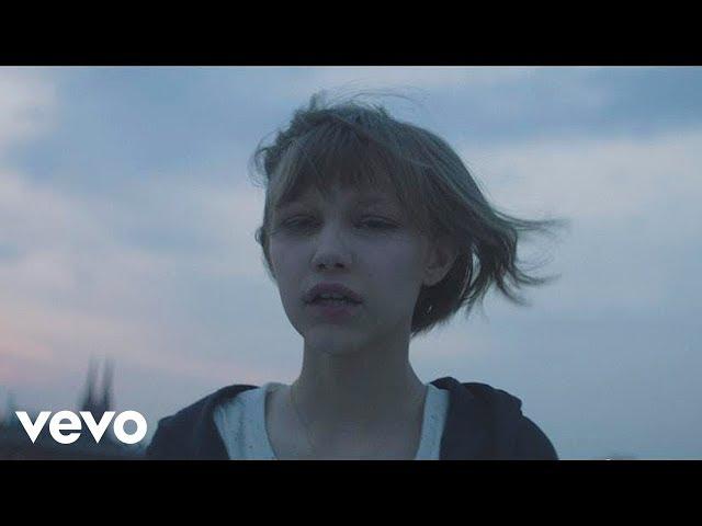 Grace VanderWaal - Moonlight (Video)