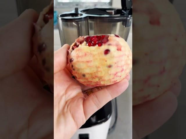 Keep Your Brain Sharp with this Juice! #pomegranatejuice #memory #brainhealth #juicerecipe #kuvings
