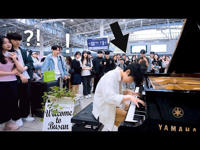 A Boy Finds Public Piano At The Station And Suddenly Plays La Campanella So Fast