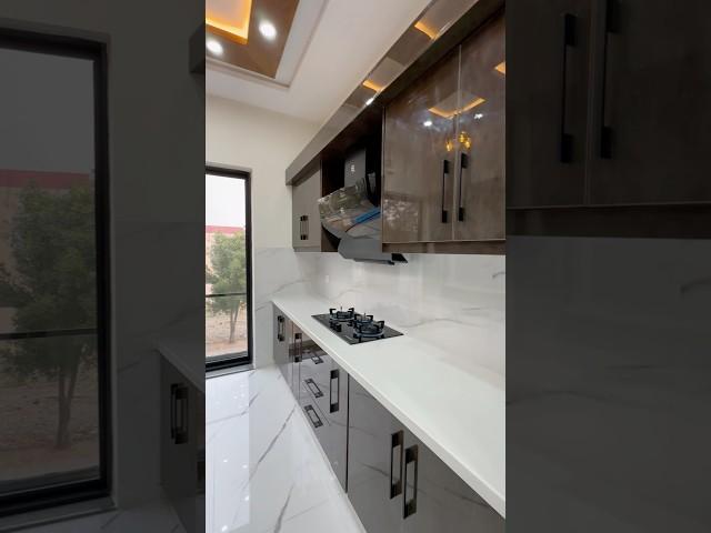 ایسا ڈزائینر کچن دیکھا کبھی فُل ونڈو کیساتھ 10 Marla House VVIP kitchen interior design bahria town