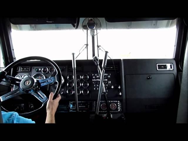 Kenworth W900L - 3 Stick Shifting