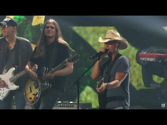 Kenny Chesney - Beer In Mexico (2022 CMT Music Awards)