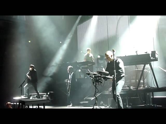 Linkin Park - Wretches and Kings Live at O2 World 20.10.2010 [HD & HQ]