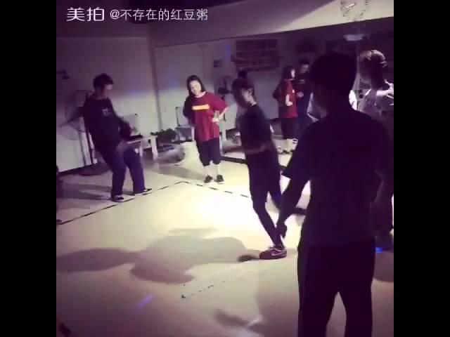 HOUSE DANCE (CHINA)