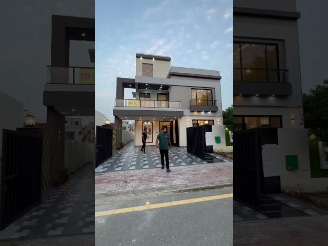 10 Marla House For sale in Bahria Town Lahore..For visit plz call  03004353456