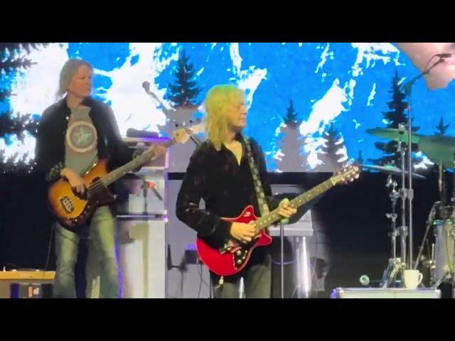 Sheryl Crow Joe Walsh cover Rocky Mountain Way 6.8.25 Legends Theater Route 66 Casino New Mexico USA