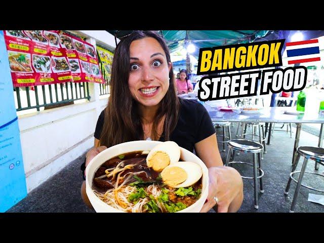 BEST THAI STREET FOOD in BANGKOK THAILAND - 9 MUST TRY STREET FOODS in Bangkok, Thailand