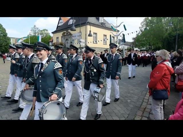 Handwerker Schützenverein Erwitte 1820  .e.V.  Aufmarsch auf dem Marktplatz  Sonntag 07.05.2023