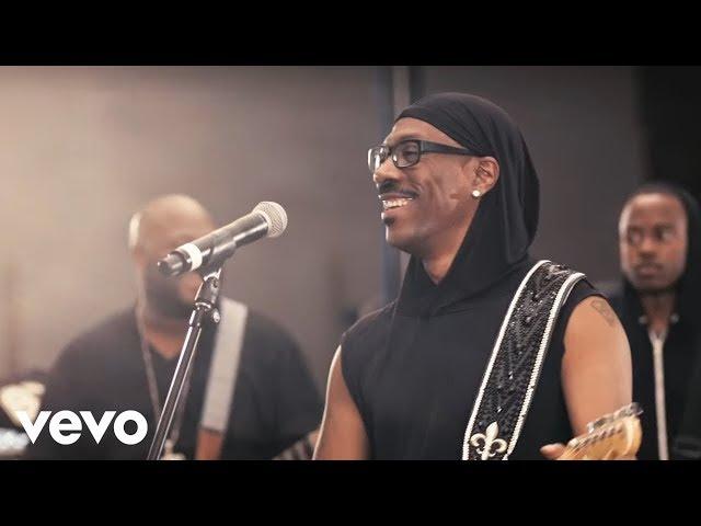 Eddie Murphy - Red Light  ft. Snoop Lion (Official Video)