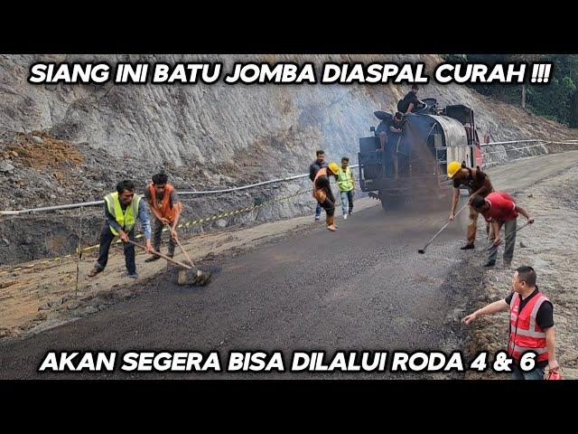 Siang Ini Batu Jomba Diaspal Curah !!! Akan Segera Bisa Dilalui Roda 4 & 6