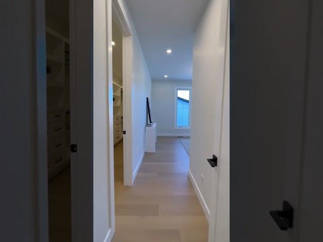 Come tour this $1,188,888 home in Calgary, Alberta! 