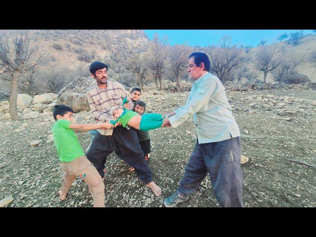 The attack of the grandfather: and the father of the family fleeing to the caves with their children