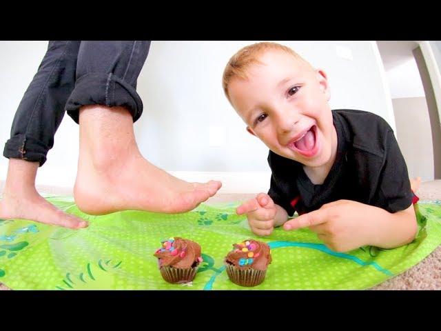 Father & Son PLAY DON'T STEP IN CUPCAKES! / Avoid The Icing!