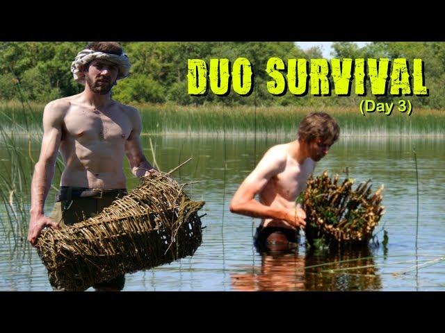Surviving on an Island  - Day 3: Primitive Fishing