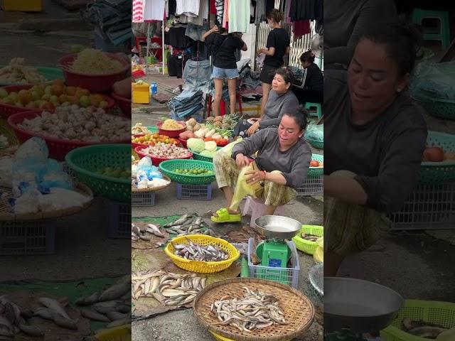 See the lifestyle vendors in wet market #fishmarket #scene #vendors