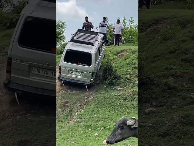 Maruti Omni & Nano vs Toyota Fortuner & Safari in an off-road video