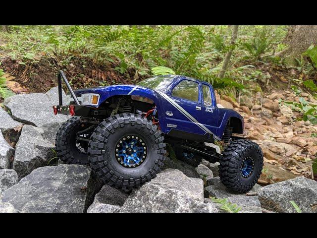 Axial SCX10 II Rock Crawler Build and Trail Run