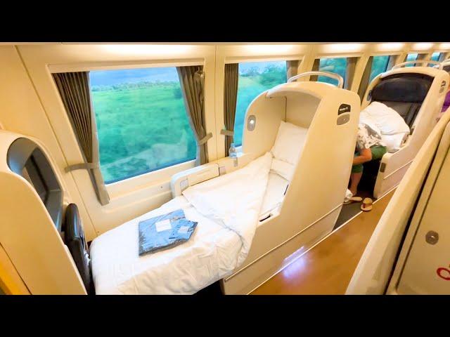 Riding the Sleeping Pod Overnight Train in Australia (Brisbane→Cairns) | Spirit of Queensland