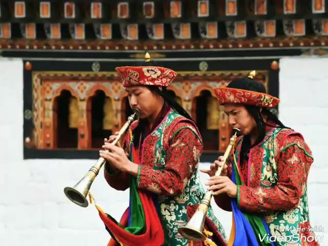 Buddhist music; Gyaling, Bhutan/Drukpa Monks offering religious music.