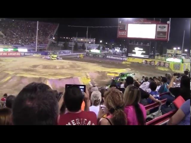 Monster Jam World Finals 16 XVI Grave Digger (Green) Charlie Pauken Freestyle