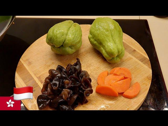 No need coconut milk !  Healthy & delicious.  Let's try stir fry chayote with this way