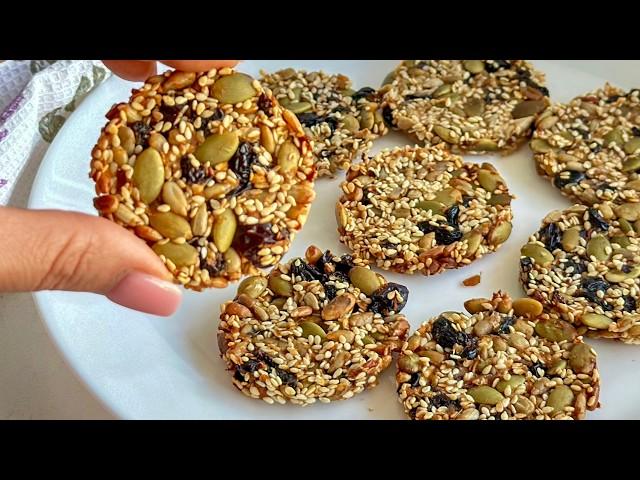 Just an apple and seeds! The perfect snack for energy and a slim waist!