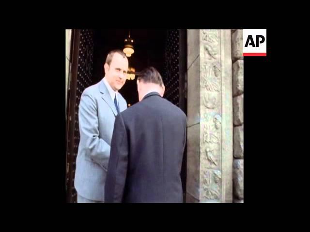 SYND22/9/71 WEST GERMAN STATE SECRETARY, EGON BAHR, IN TALKS WITH EAST GERMANY