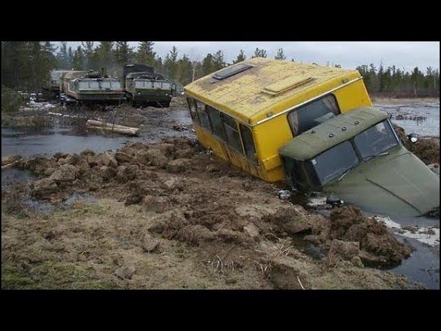 Взаимовыручка водителей на бездорожье крайнего севера России Подборка