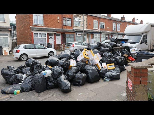 Stinking rubbish piles up in Birmingham as binmen stage all-out strike | SWNS