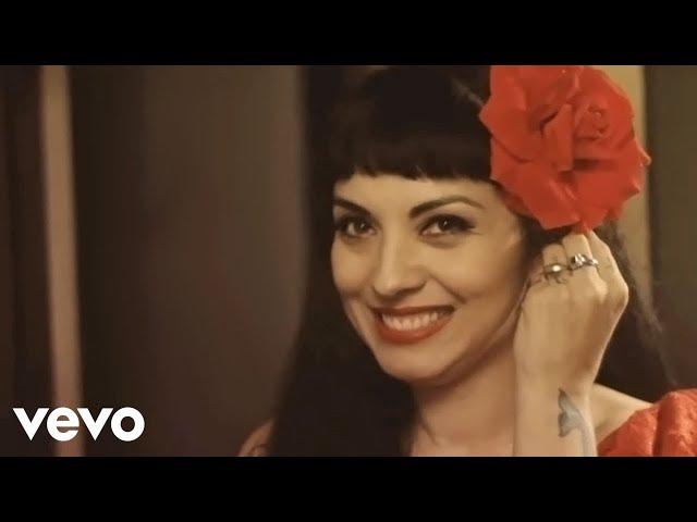 Mon Laferte - Mi Buen Amor (Video Oficial) ft. Enrique Bunbury