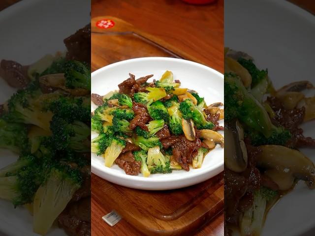 以后牛肉买回家，妈妈们一定要试试这个营养丰富。孩子超爱吃的西兰花黑椒牛肉片#黑椒牛肉片 #西兰花炒牛肉 #nicefood #简单美味 #cooking #简单美食 #创意美食 #美食教程