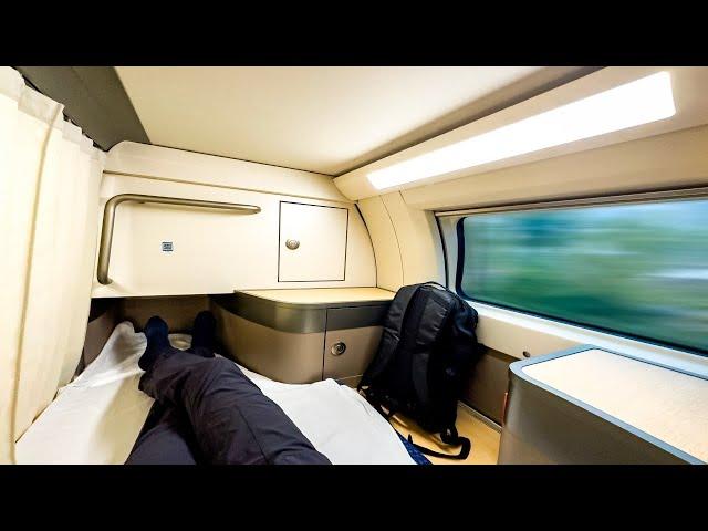 Overnight in a 250km/h Capsule Sleeper Train | 2400km Shenzhen-Beijing