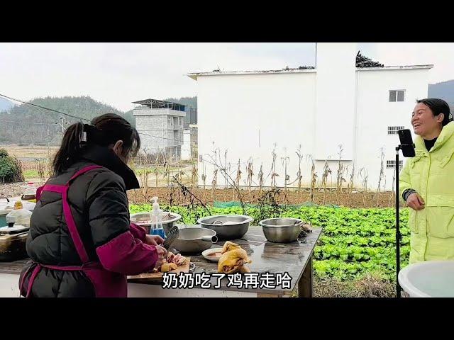 湖北农村大家庭，干活吃饭一家人都在一起，小木每天负责买菜，婆婆负责煮饭，小凤负责管财政大权，这样的农村生活你喜欢吗？#记录真实生活 #农村生活 #婆媳