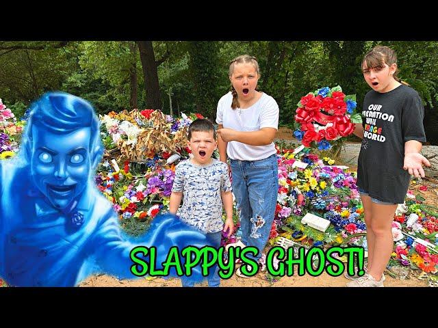 FINDING SLAPPYS GHOST IN THE GRAVEYARD! ESCAPE The Ghost of Slappy from Goosebumps!