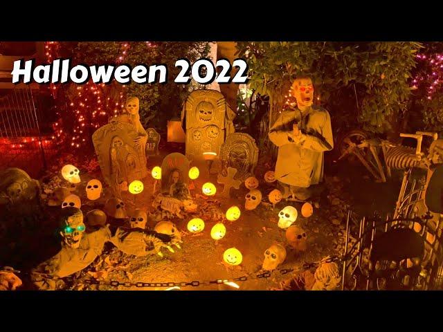 Best Outdoor Halloween Decorations 2022 - Queens NYC Creepy Decor - Yard Displays Horror Props