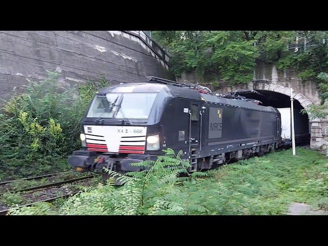 E193 VECTRON MIR BLACK WITH EKOL IN EXIT FROM TUNNEL IN S.MARCO TRIESTE