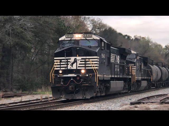 NS 9940 Leads NS 377 WB in Dover, GA