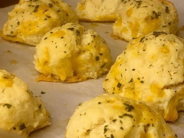 Cheddar Bay Biscuits