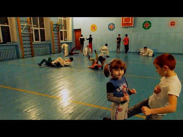 Боевое Джиу-джитсу. Тренировка в 8-ой школе.