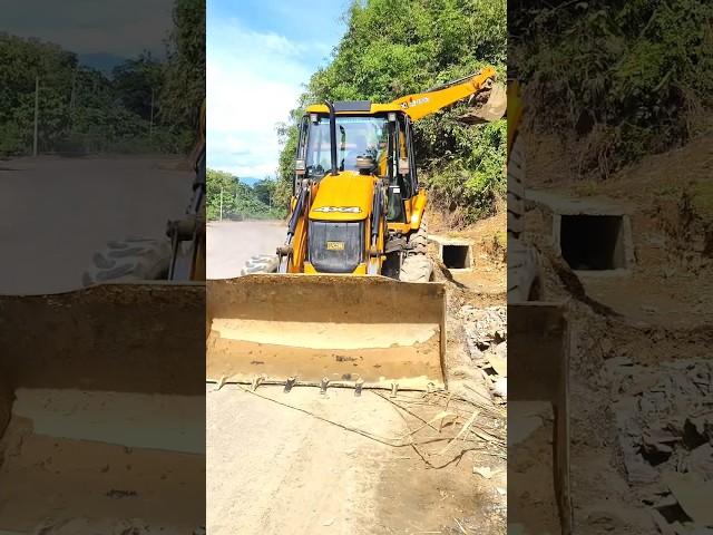 Jcb danger working video ️‍#jcbbaba #jcbexcavator #jcblovers #shortvideo #youtubeshorts