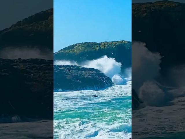 Waves Crashing on Rocks - Serene Scenes