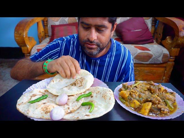 eAtInG TUNDUL RUTI with sPiCe CHICKEN CuRrY