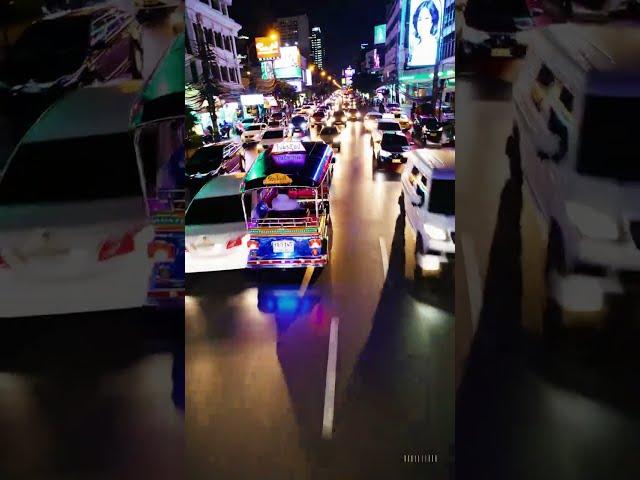Tuk Tuk Racing Through Bangkok Nights! 